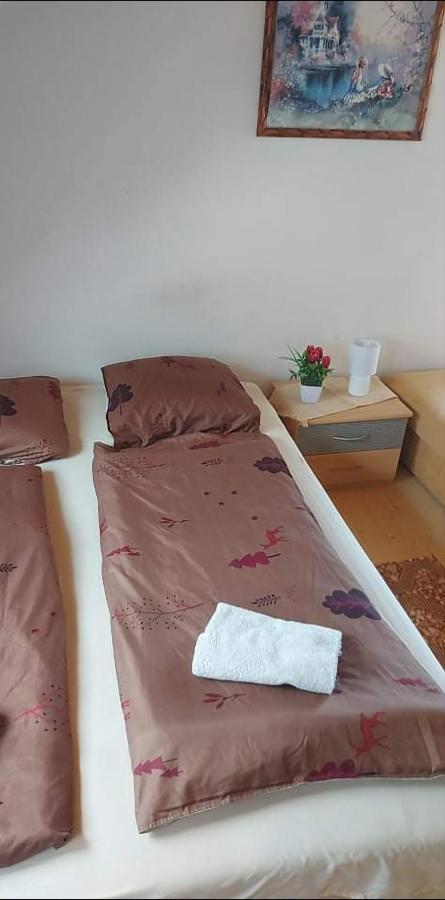 Kekturas-tora Nyilo Badacsonyi Privat Berlemeny *