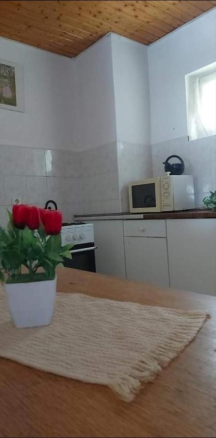 Kekturas-tora Nyilo Badacsonyi Privat Berlemeny * Badacsonytomaj